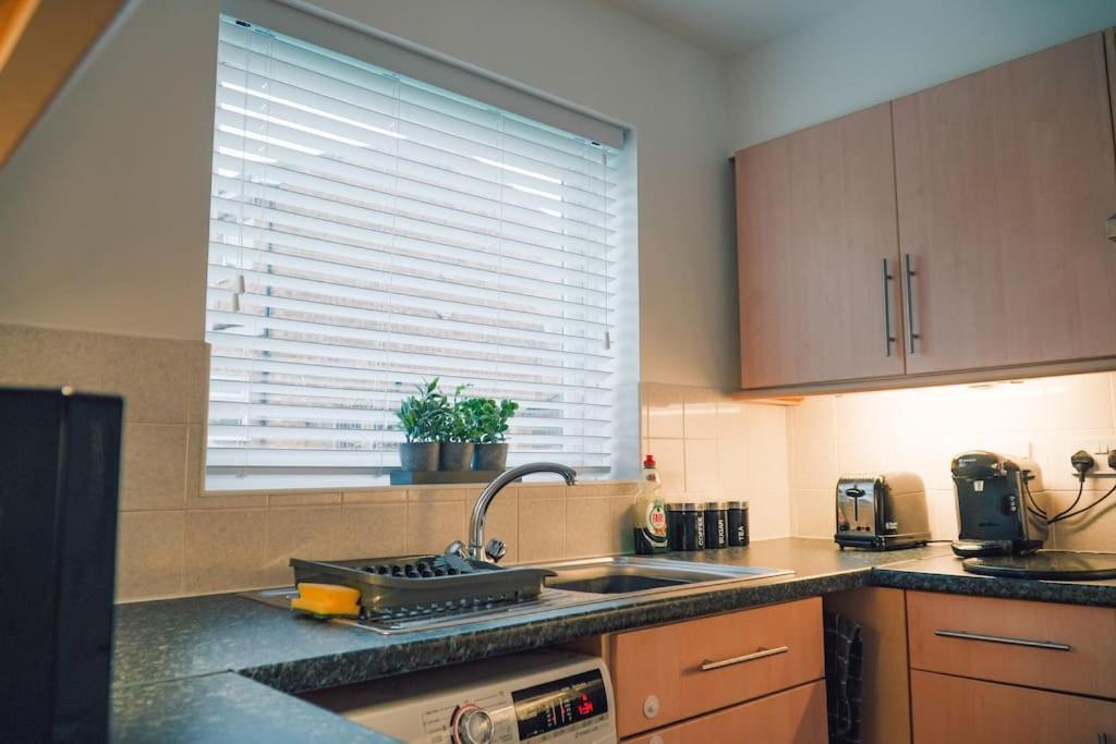 Modern 2 Bed Apartment Near City Centre Chelmsford Eksteriør bilde