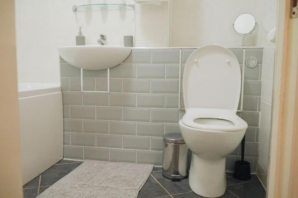 Modern 2 Bed Apartment Near City Centre Chelmsford Eksteriør bilde